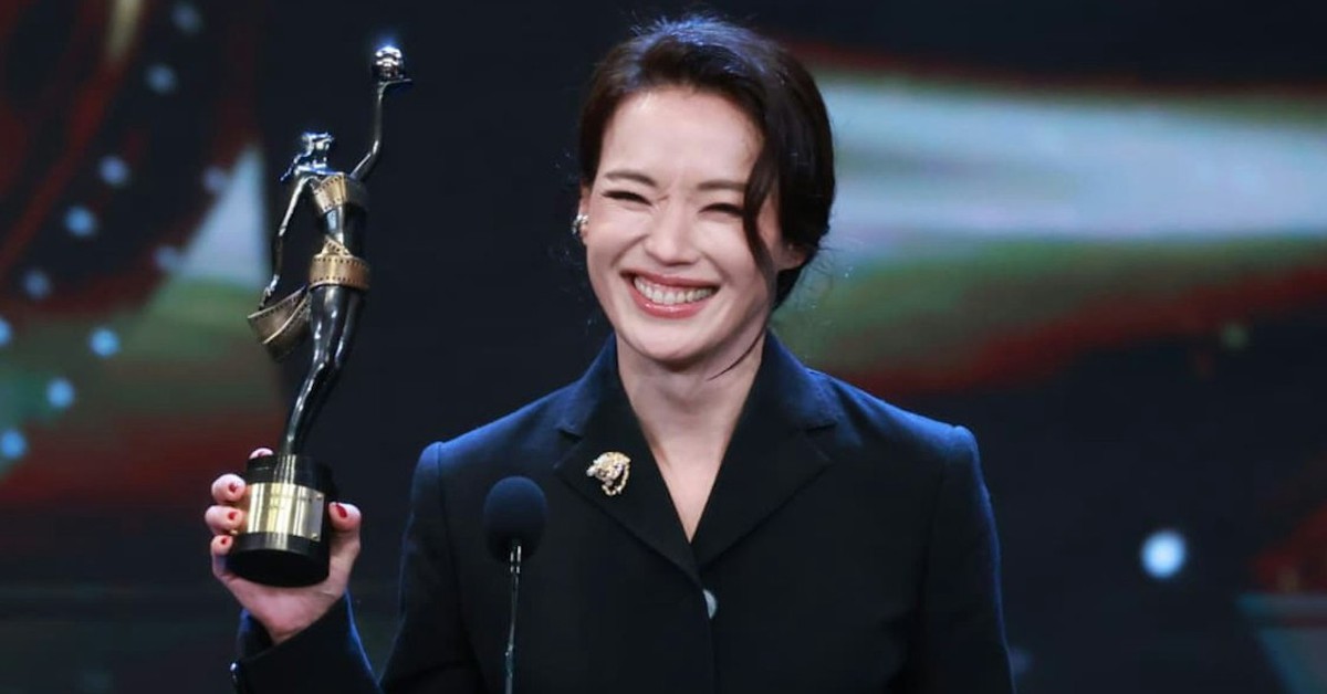 Thư Kỳ thắng giải Kim Tượng 'Đạo diễn mới xuất sắc'