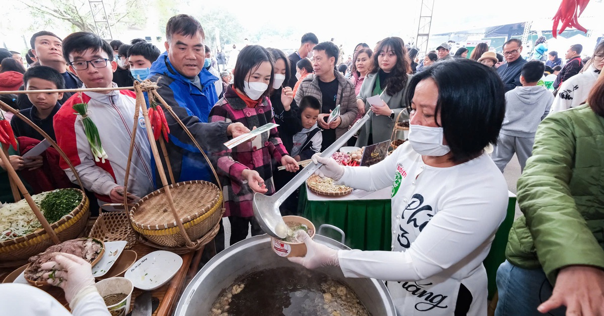 Cẩn thận 'bẫy' muối ăn trong nước phở