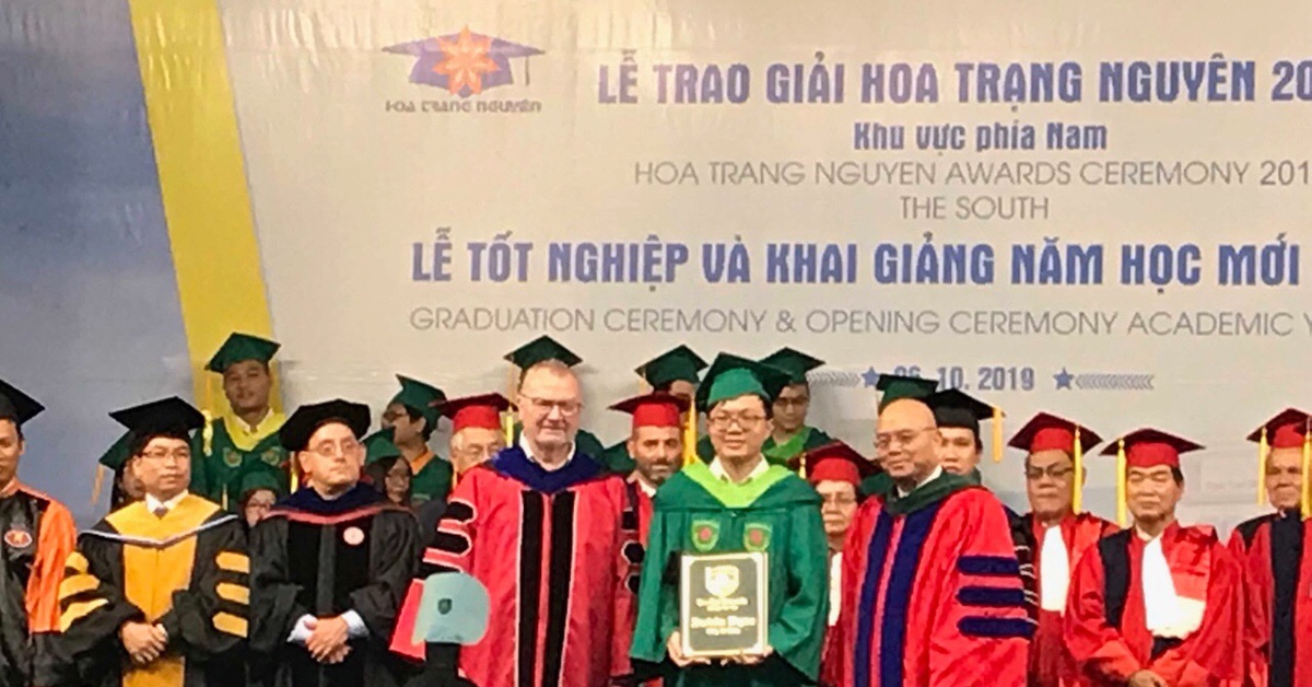 Từ giảng đường Tân Tạo đến bệnh viện Mỹ: Hành trình hơn 10 năm của một bác sĩ trẻ Việt Nam