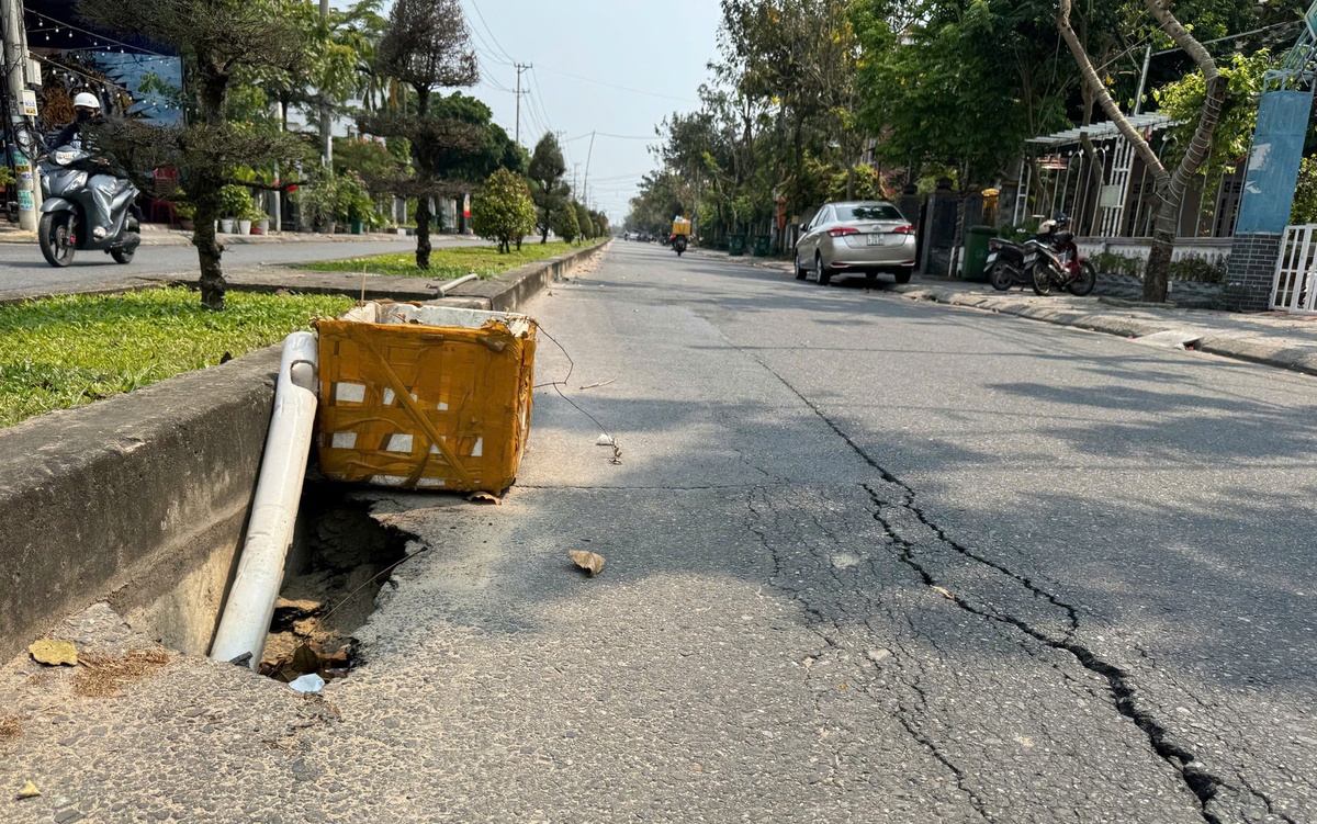 Sụt lún mặt đường trên đoạn kênh ngầm ở Hội An