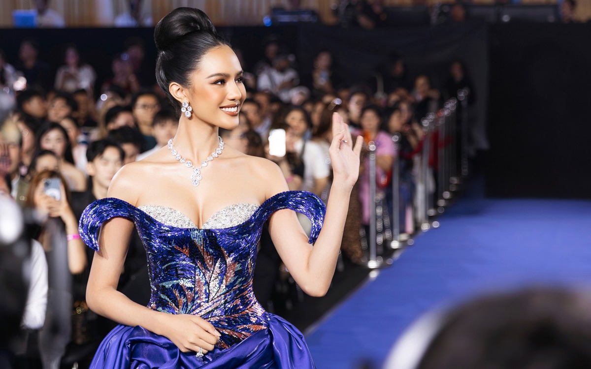 Nhà thiết kế Việt may đầm cho Hoa hậu Thế giới Opal Suchata là ai?