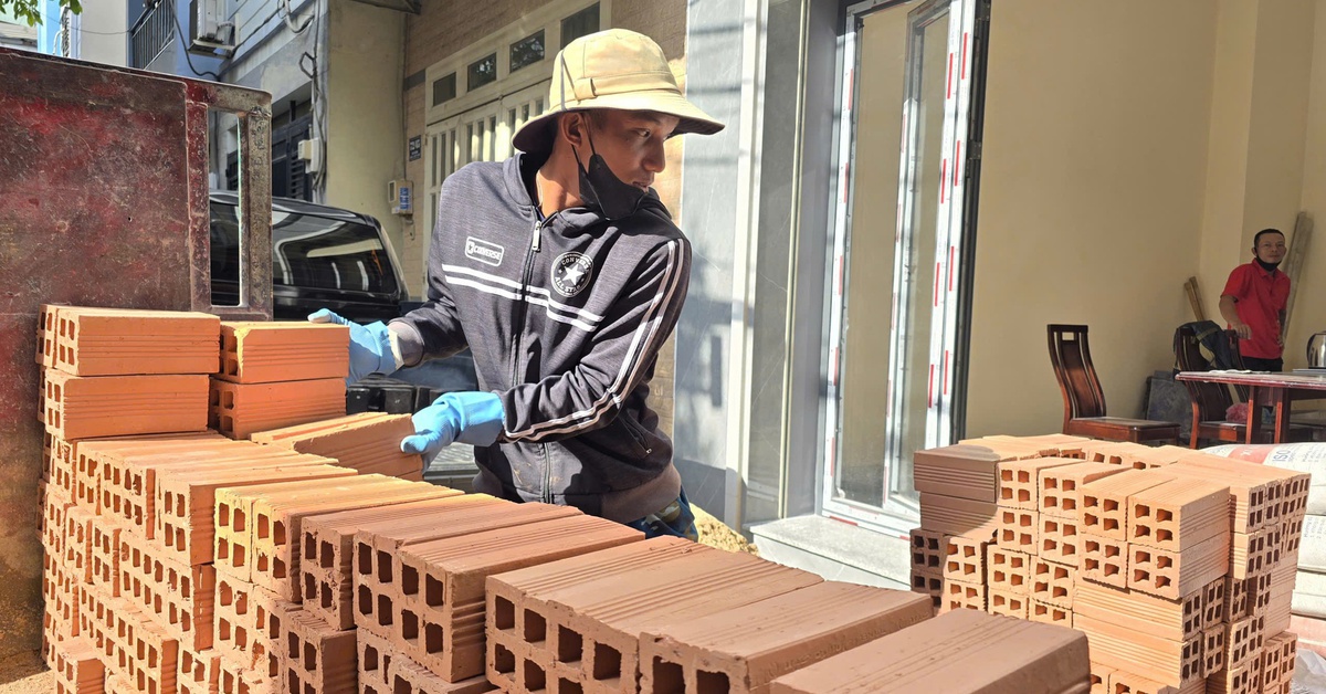 Xây nhà, đau đầu vì giá vật liệu xây dựng tăng mỗi ngày