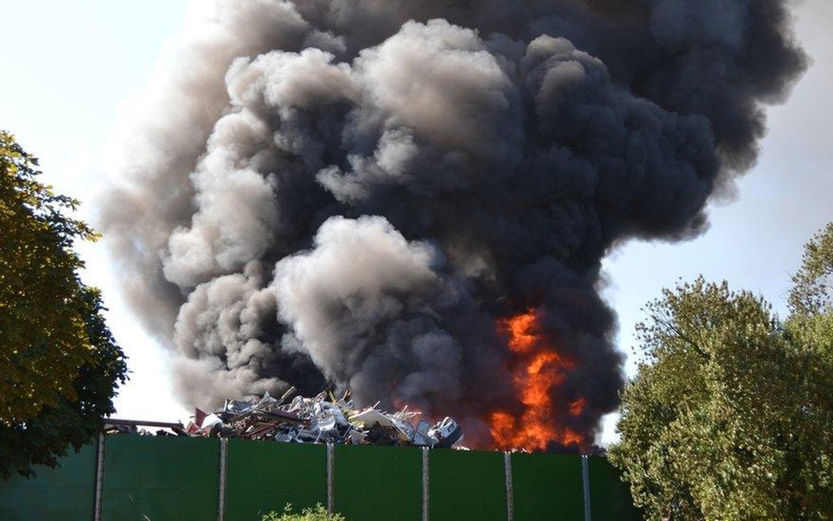 Pin gia dụng, ‘nguồn lửa âm thầm’ nằm trong rác thải