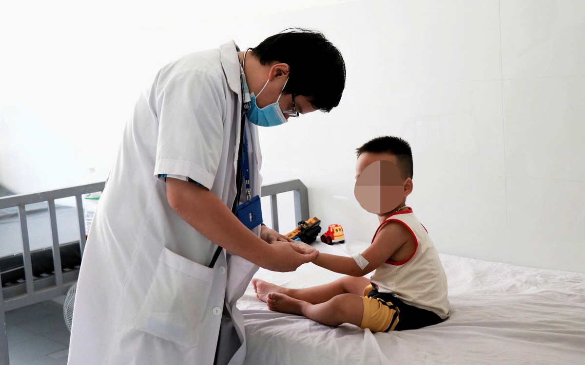 Số ca mắc tay chân miệng tại Khánh Hòa tăng gấp 4 lần, bước vào chu kỳ bùng phát