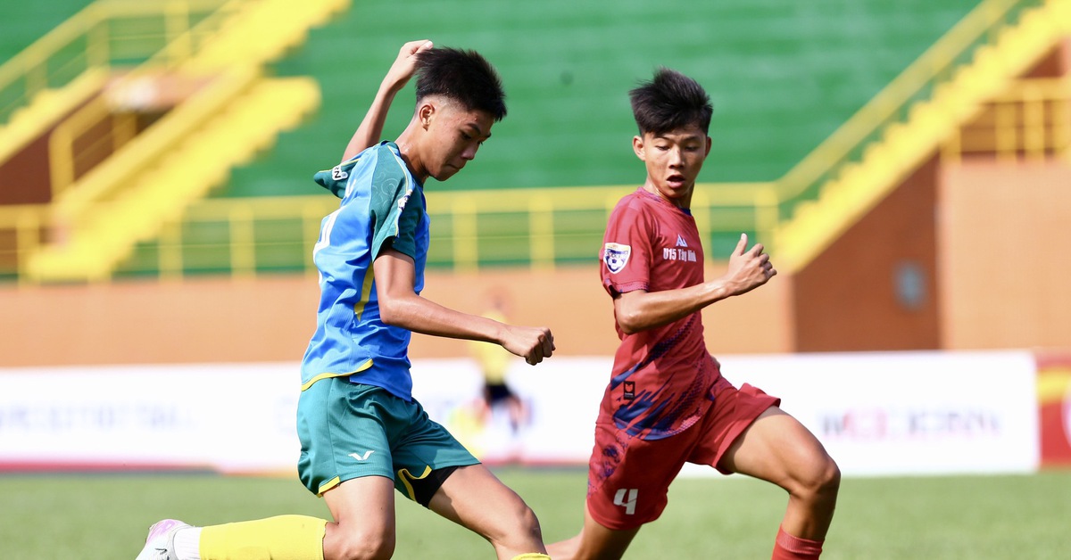 Mưa bàn thắng ở buổi chiều nắng gắt khai mạc Giải U15 quốc gia