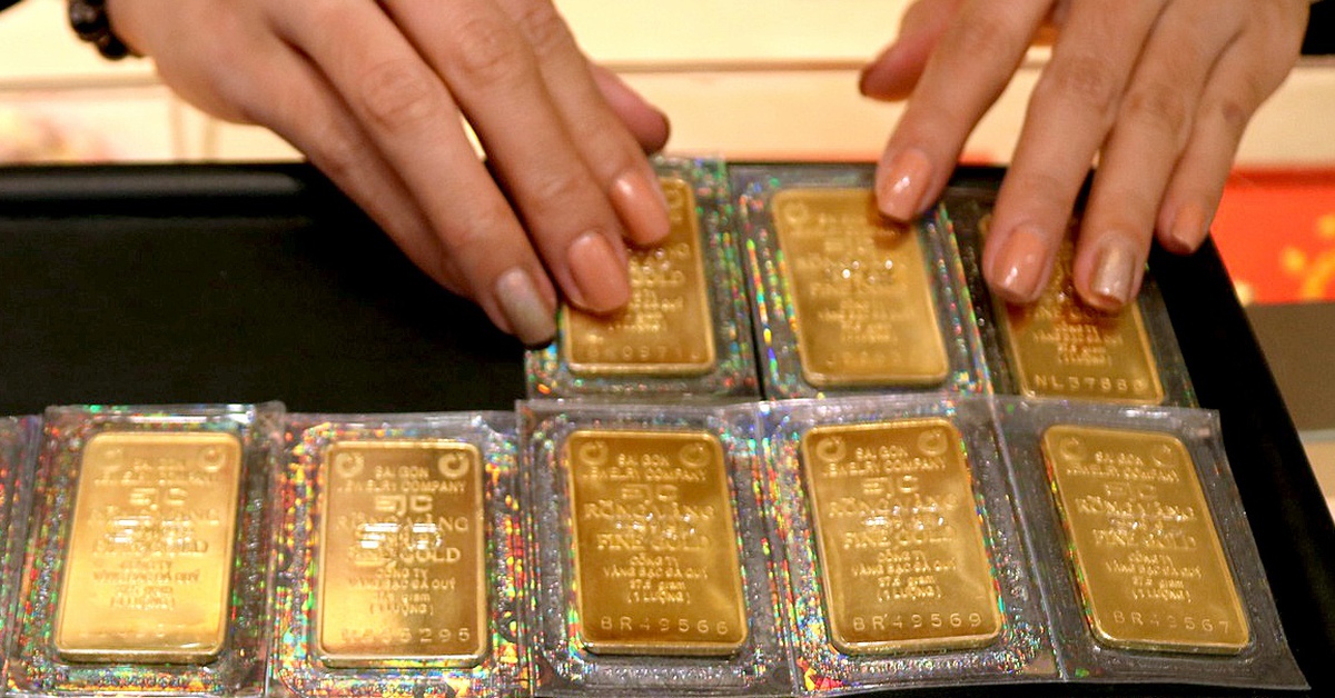 Ông Trump tuyên bố sẽ 'giáng đòn cực mạnh vào Iran', giá vàng giảm mạnh