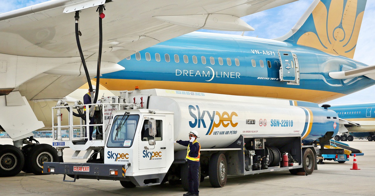 Giá nhiên liệu bay Jet A1 tăng: Phụ thu nhiên liệu trở thành ‘van điều tiết’