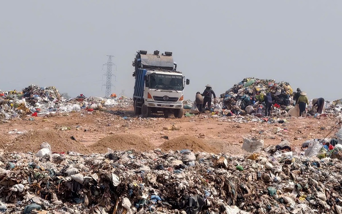 Khói và nước rỉ từ bãi rác ở Đắk Lắk đe dọa môi trường