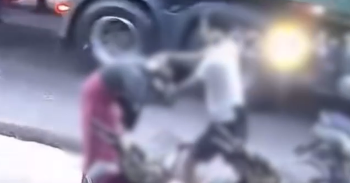 Xác minh video người đàn ông liên tiếp đấm, đá 1 phụ nữ giữa đường ở Quy Nhơn