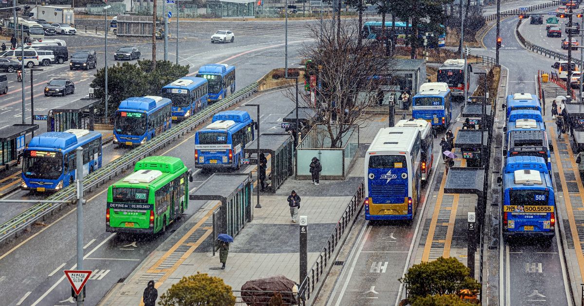 Nhìn từ Seoul, xe buýt TP.HCM cần gì ngoài miễn phí?