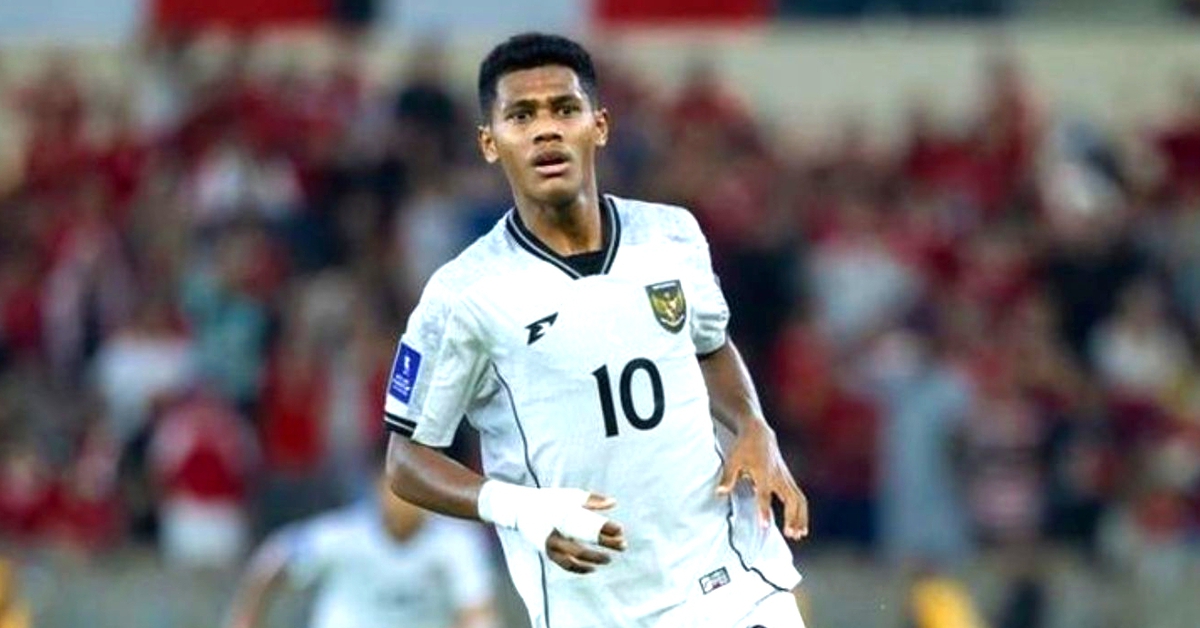 Ngôi sao bóng đá Indonesia gây phẫn nộ vì tung 'song phi cước' vào đối thủ