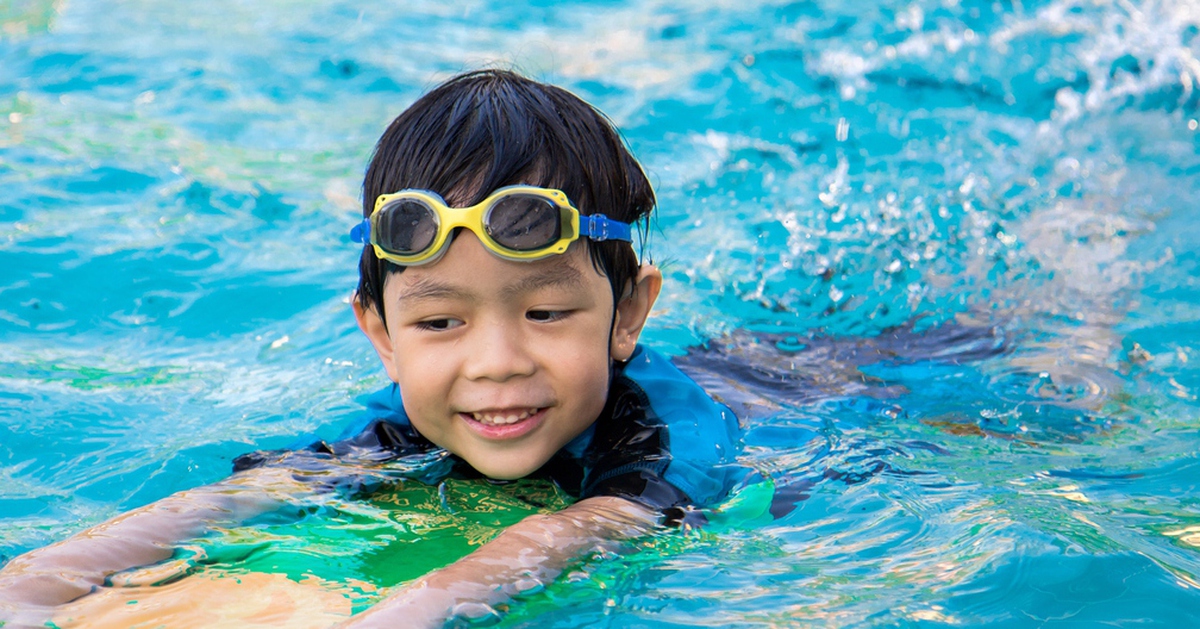 Tại sao nên học bơi ngay từ khi còn bé?