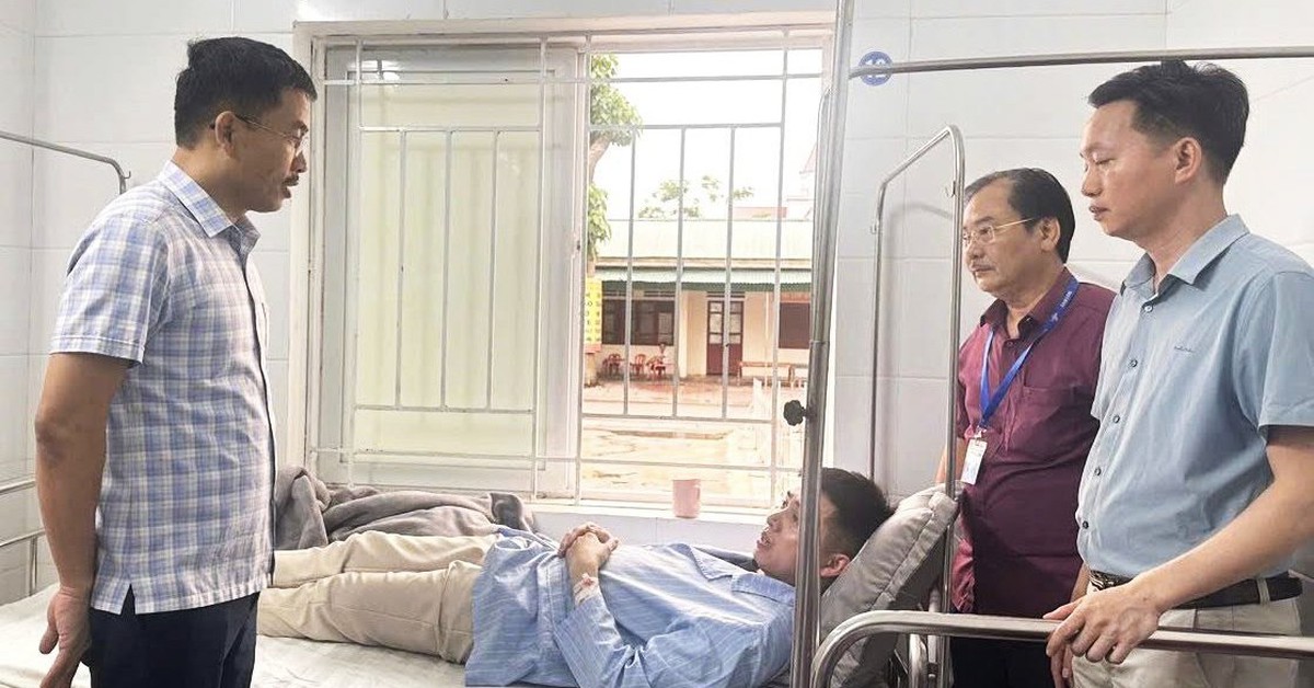 Vụ hơn 20 người nghi ngộ độc thực phẩm: Đình chỉ hoạt động quán bánh mì