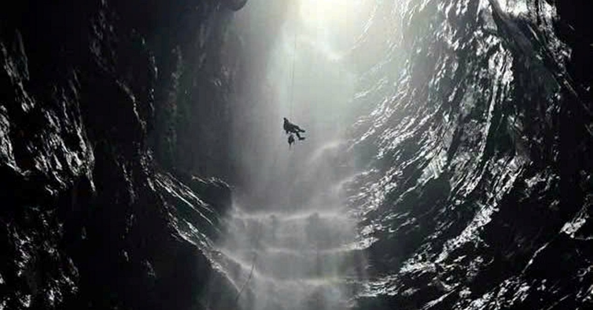 Phát hiện thác nước cực hiếm cao khoảng 350m trong hang động tại Phong Nha - Kẻ Bàng