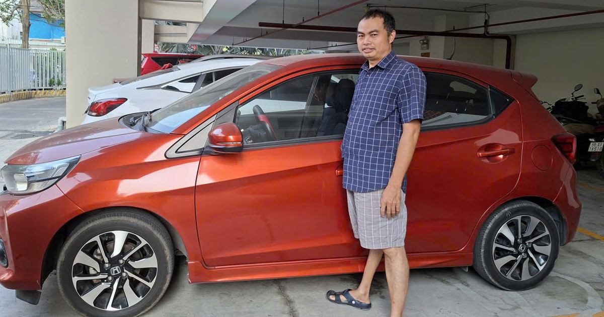 Lần đầu thấy người đi xe lăn lái ô tô, tôi lặng người, và quyết thi lấy bằng ngay