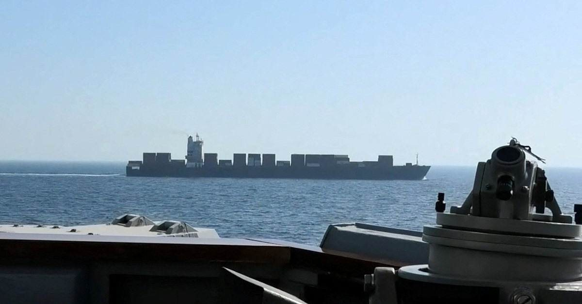 Diễn biến mới vụ Mỹ nổ súng, bắt giữ tàu Iran chở hàng từ Trung Quốc