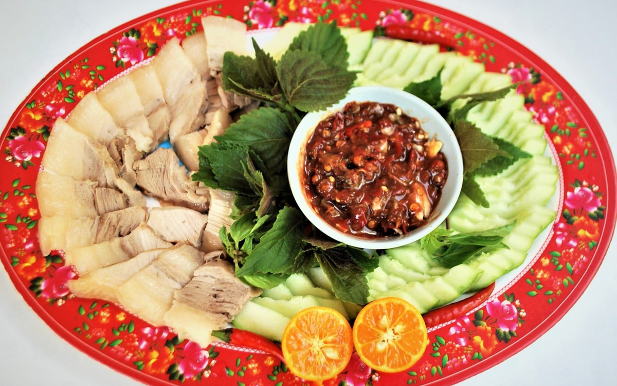 Dưa gang đầm phá quả to, xắt ra mà chấm mắm rò Thuận An