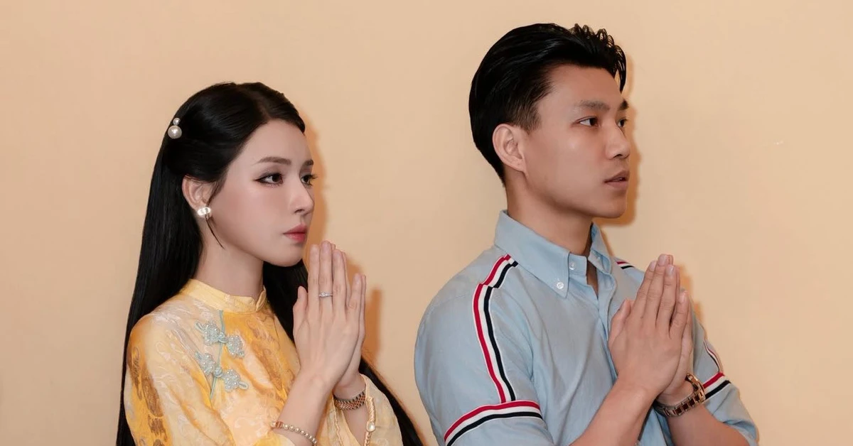 Vợ chưa cưới của cầu thủ Văn Thanh khoe ảnh dạm ngõ