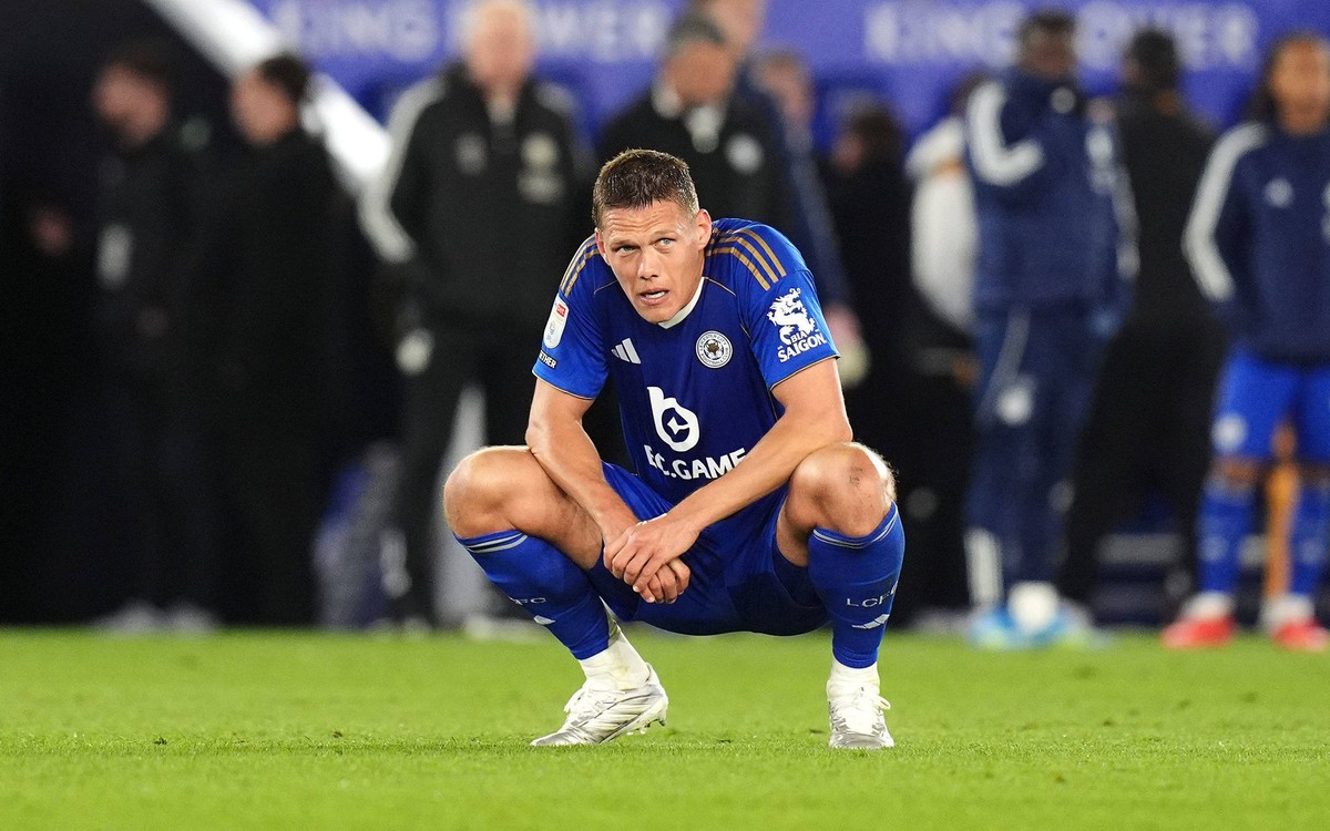 Leicester xuống giải hạng 3 Anh