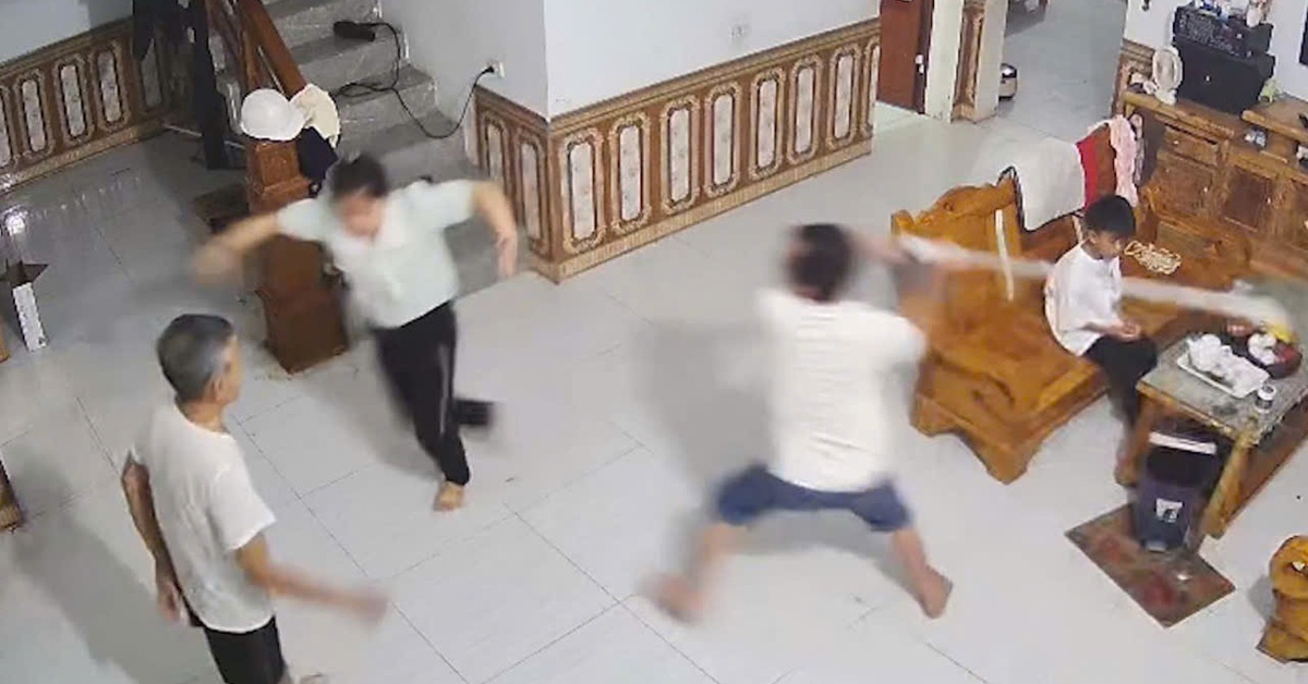 Ép học hành quá sức, kỳ thị hình thể cũng là bạo lực gia đình