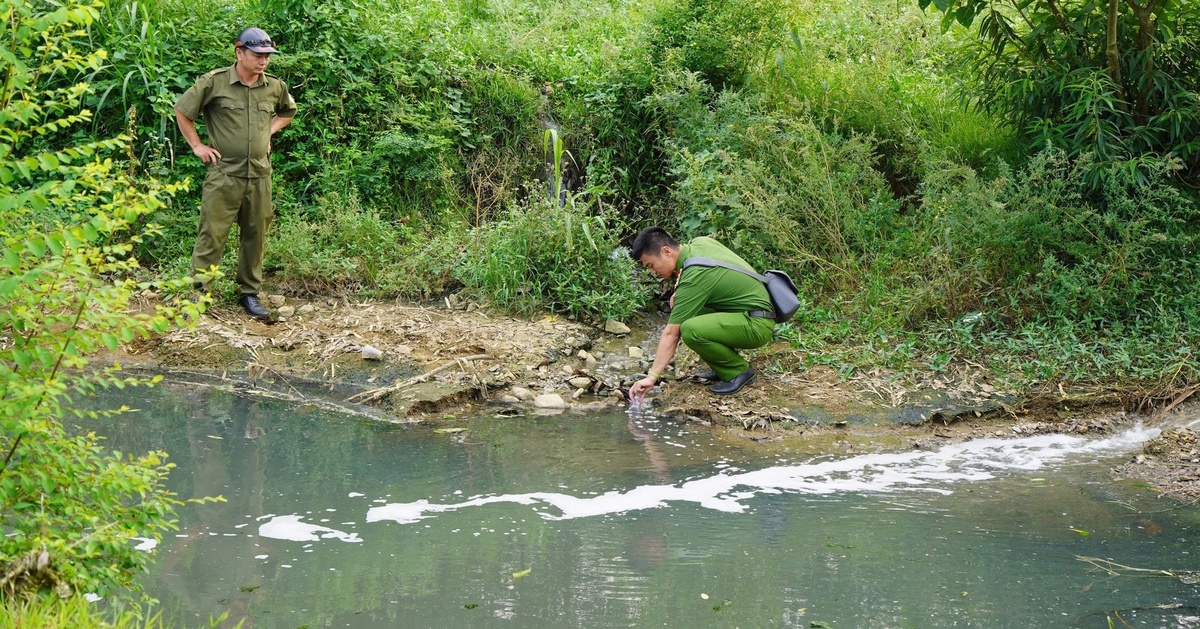 Công an vào cuộc vụ nước giếng đổi sang màu tím ở Thanh Hóa