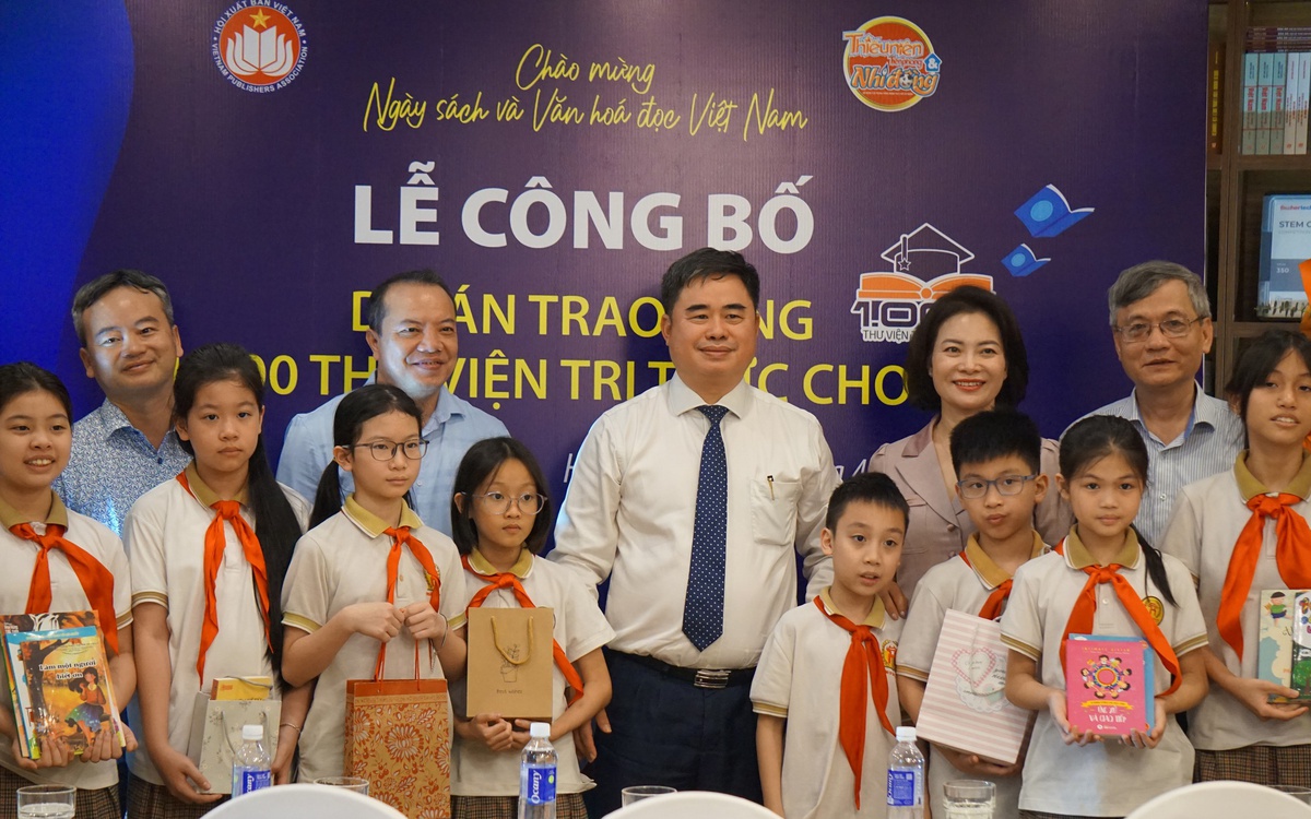 Huy động xã hội hóa tặng 1.000 thư viện cho các trường học cả nước