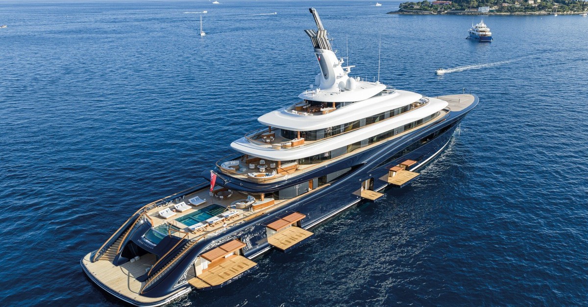 Du thuyền cũ đắt nhất lịch sử: Bán lại 20.000 tỉ đồng, tiền thuê cũng lập kỷ lục, dư sức mua tàu mới