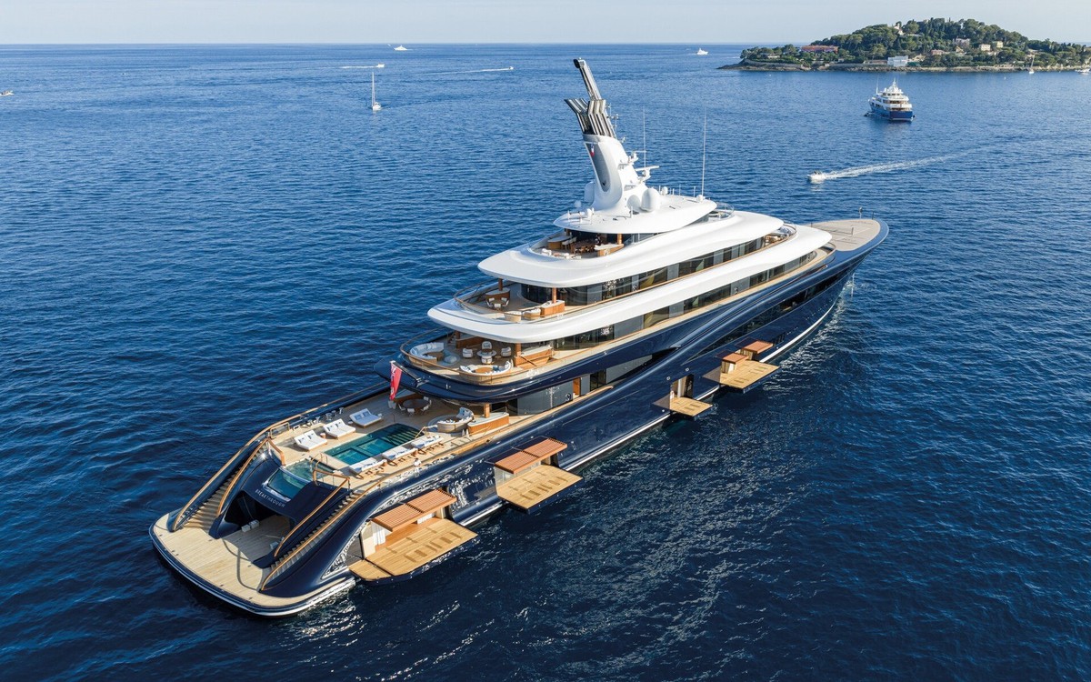 Du thuyền cũ đắt nhất lịch sử: Bán lại 20.000 tỉ đồng, tiền thuê cũng lập kỷ lục, dư sức mua tàu mới