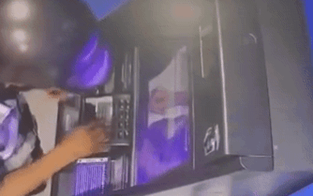 Vụ lấy 128 triệu đồng tại trụ ATM ở Khánh Hòa: Người dân cần làm gì khi giao dịch ở ATM?