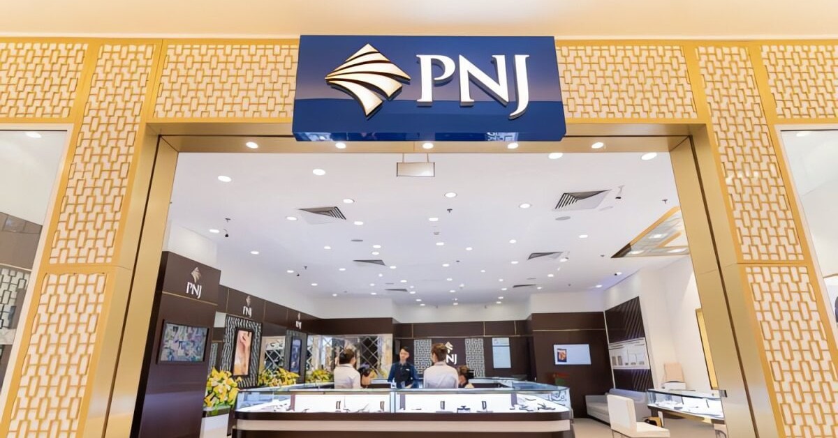 Đọc nhanh 22-4: Giá dầu bật lên sát 100 USD mỗi thùng; một 'ông lớn' bán vàng tăng đột biến