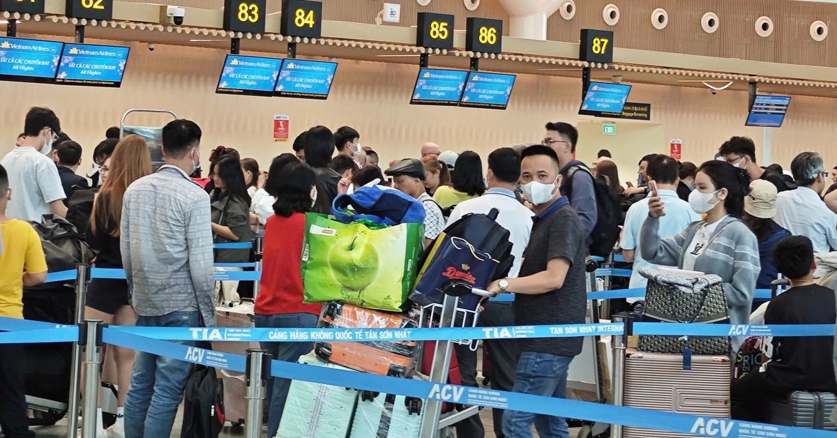 Giá vé máy bay lễ 30-4 cao như Tết