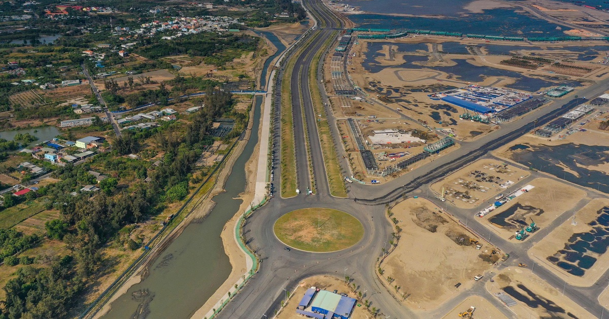 Ngắm đường chạy lộng gió của VnExpress Marathon Green Paradise Cần Giờ