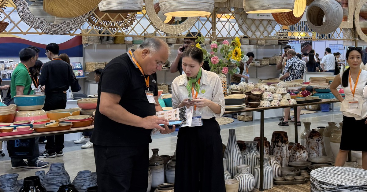 Hàng nghìn khách quốc tế đổ về TP.HCM săn nguồn hàng giá tốt