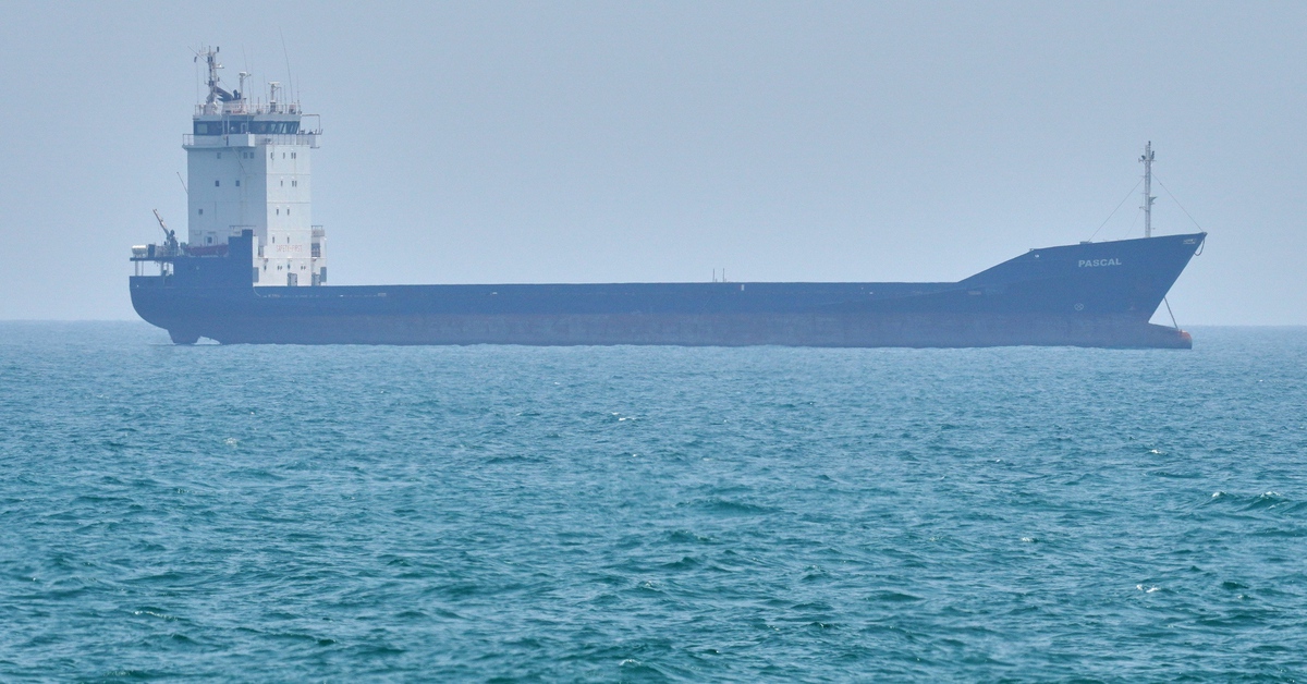 Iran tuyên bố bắt giữ 2 tàu cố vượt qua eo biển Hormuz