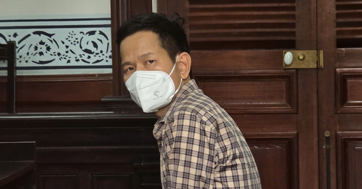 Gửi công văn xác minh của công an cho đối tượng đang bị điều tra, cựu giám đốc ngân hàng lãnh 2 năm