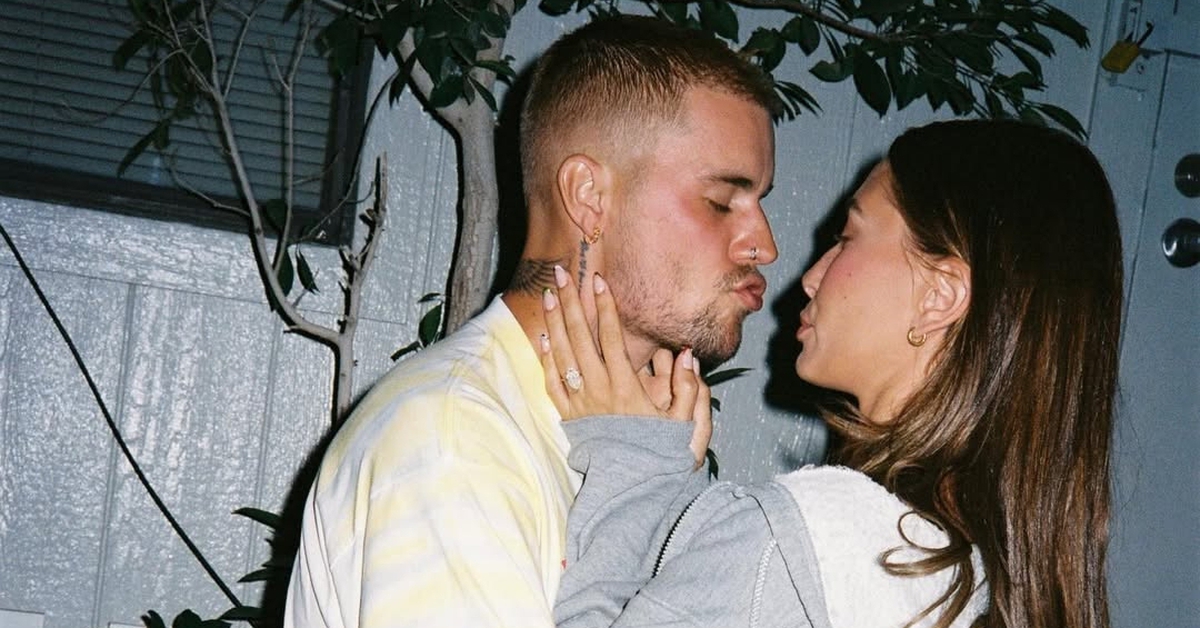 Justin Bieber 'khoe' khoảnh khắc đặc biệt cùng Hailey Bieber tại Coachella 2026