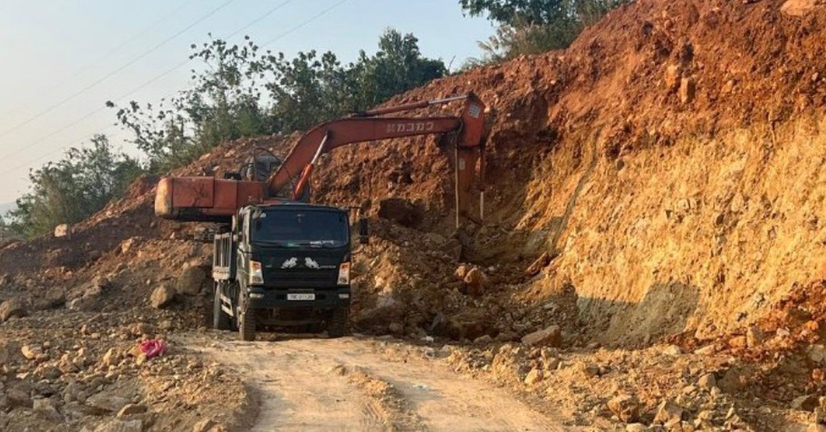 Vụ 'cạo sạch quả đồi', khai thác đất trái phép ở Khánh Hòa: Chưa phát hiện hoạt động phân lô
