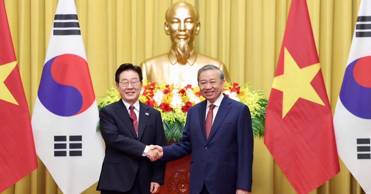 Việt Nam bắn 21 loạt đại bác chào mừng Tổng thống Hàn Quốc thăm cấp Nhà nước