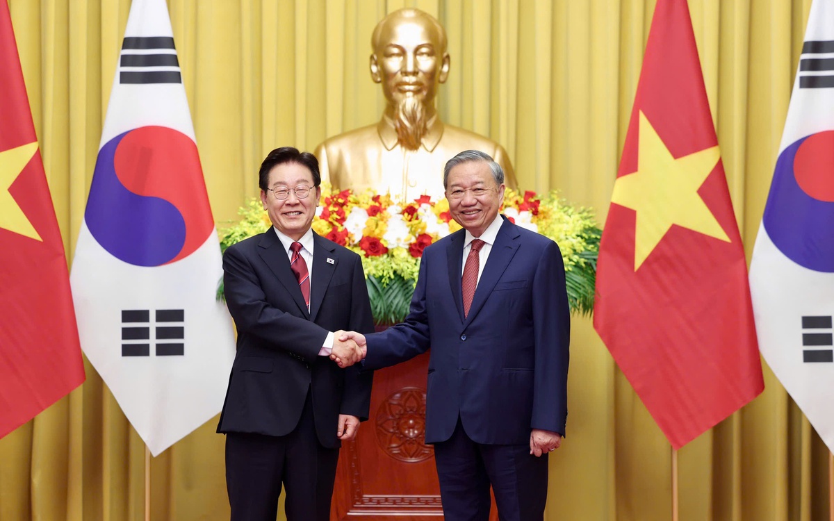 Việt Nam bắn 21 loạt đại bác chào mừng Tổng thống Hàn Quốc thăm cấp Nhà nước