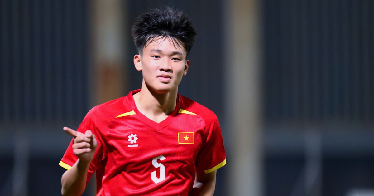 CĐV Thái Lan thảng thốt 'phải thừa nhận bóng đá Việt Nam xuất sắc mọi lứa tuổi'