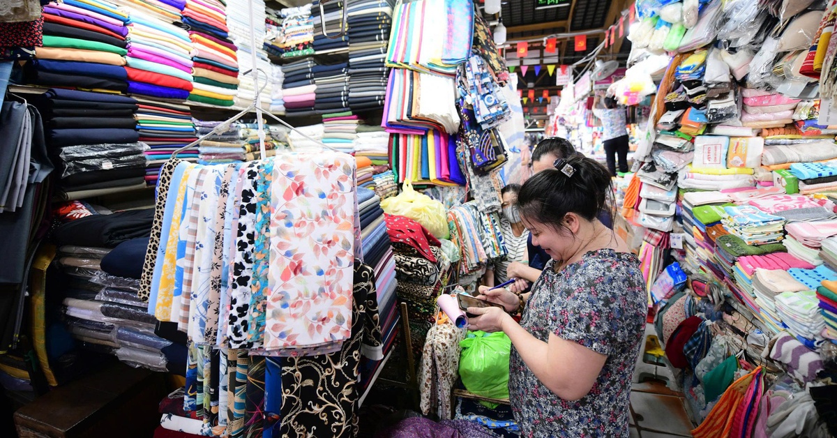 Đề xuất cho cá nhân, hộ kinh doanh được tham gia đầu tư chợ truyền thống