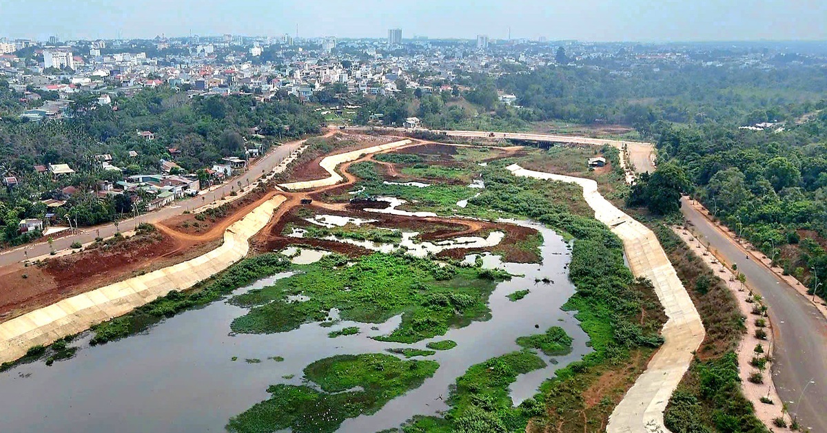 Doanh nghiệp thừa nhận tự ý múc đất lòng hồ đem bán