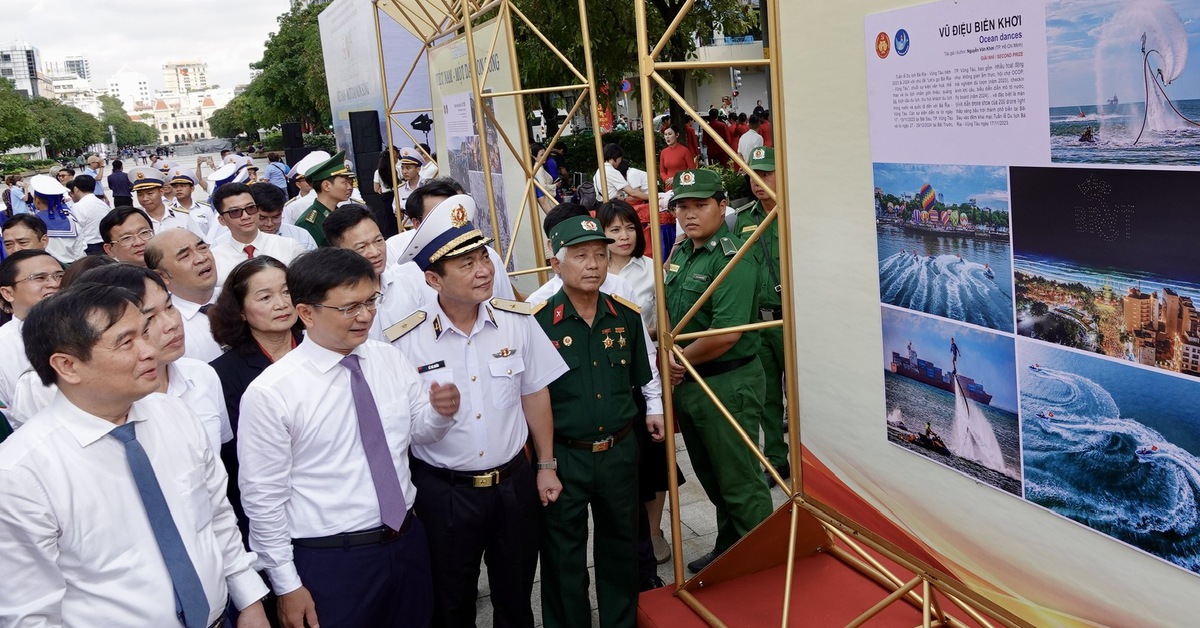 Hơn 150 ảnh về non sông Việt Nam trưng bày tại đường đi bộ Nguyễn Huệ