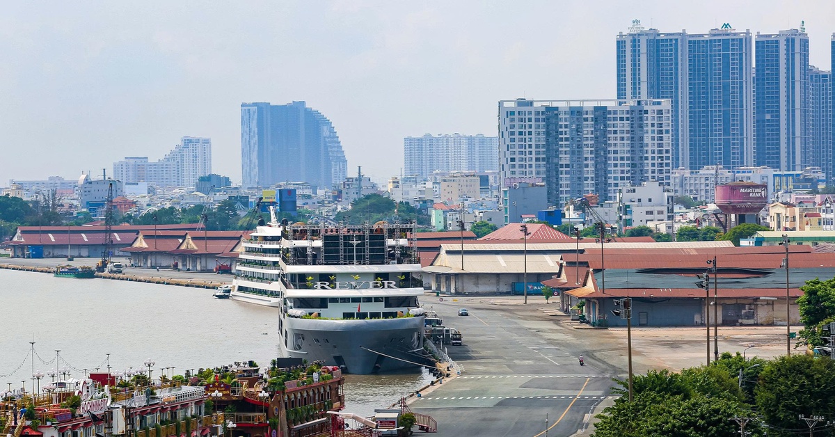 Đề xuất mở rộng đường Nguyễn Tất Thành cùng lúc với làm đường sắt Bến Thành - Cần Giờ