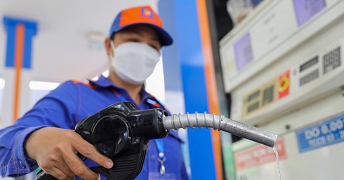 Đồng loạt giảm giá xăng dầu