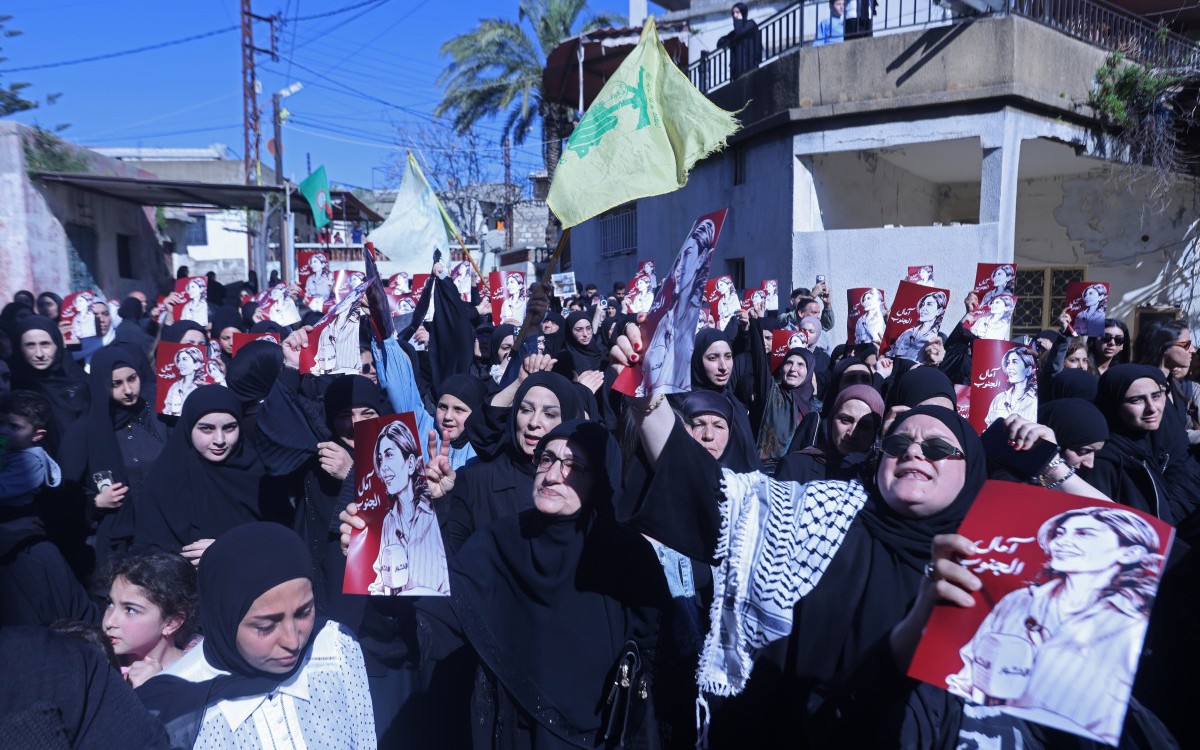 Trung Đông sáng 24-4: Nổ lớn tại Tehran, ông Trump nói 'đồng hồ đang đếm ngược' với Iran