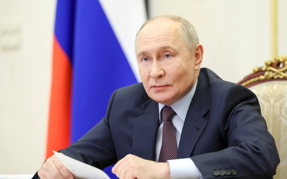 Tin tức thế giới 24-4: Ông Putin giải thích về việc cắt Internet ở Nga; ông Trump nói về giá xăng