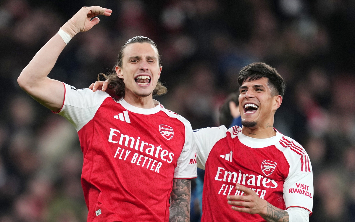 Để vô địch, Arsenal cần tập... marathon và đạp xe