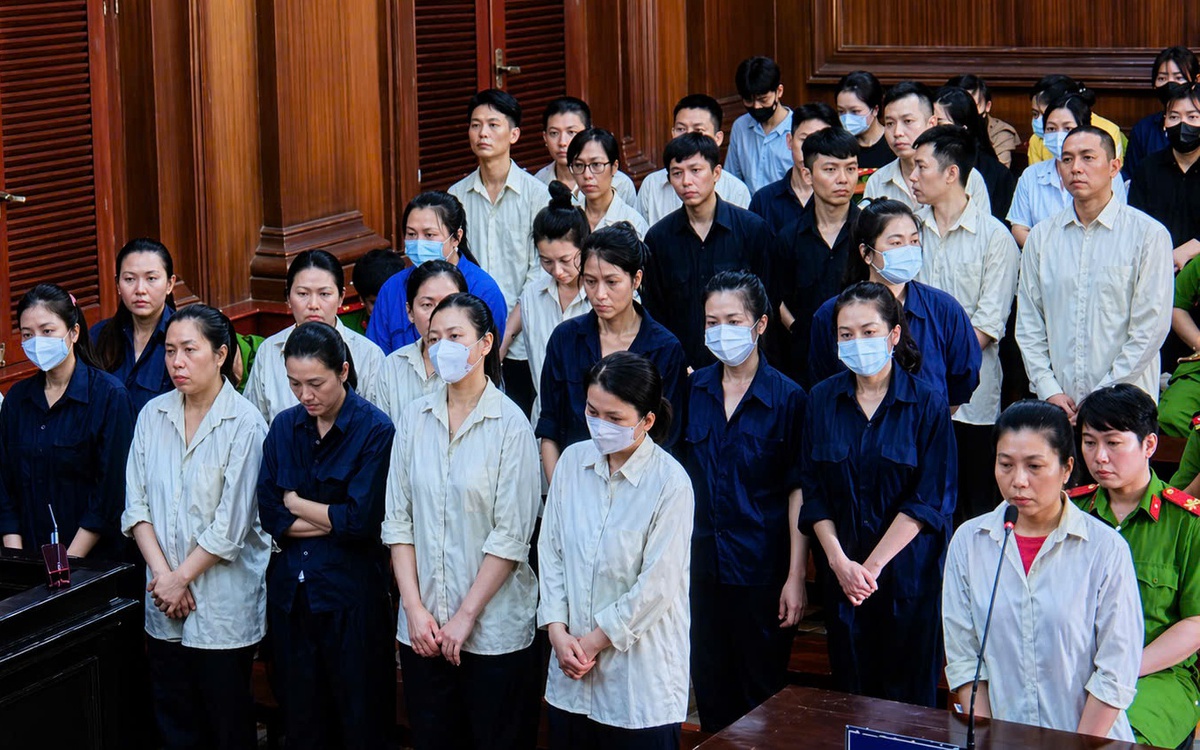 Lập công ty, dụ khách hàng rút tiền từ thẻ tín dụng không mất phí rồi chiếm đoạt, 38 bị cáo hầu tòa