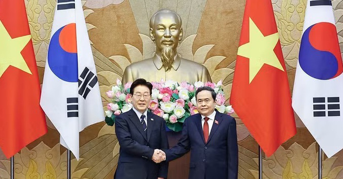 Tổng thống Hàn Quốc: Xem xét biện pháp đơn giản hóa thủ tục cấp thị thực cho công dân Việt Nam